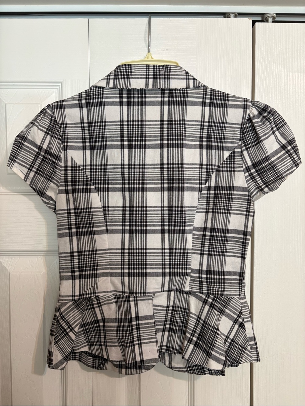 Charlotte Russe Black and White Plaid Short Sleeve Blazer - Picture 2 of 2